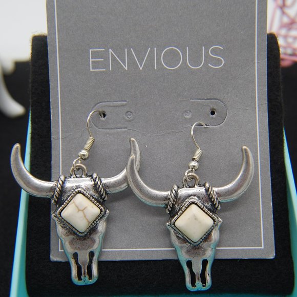 NWT Cow Skull Earrings with white Square Stone and fish back hooks - Picture 2 of 4